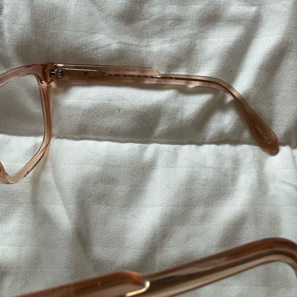 Quay Australia Blush Transparent Glasses - Picture 3 of 4
